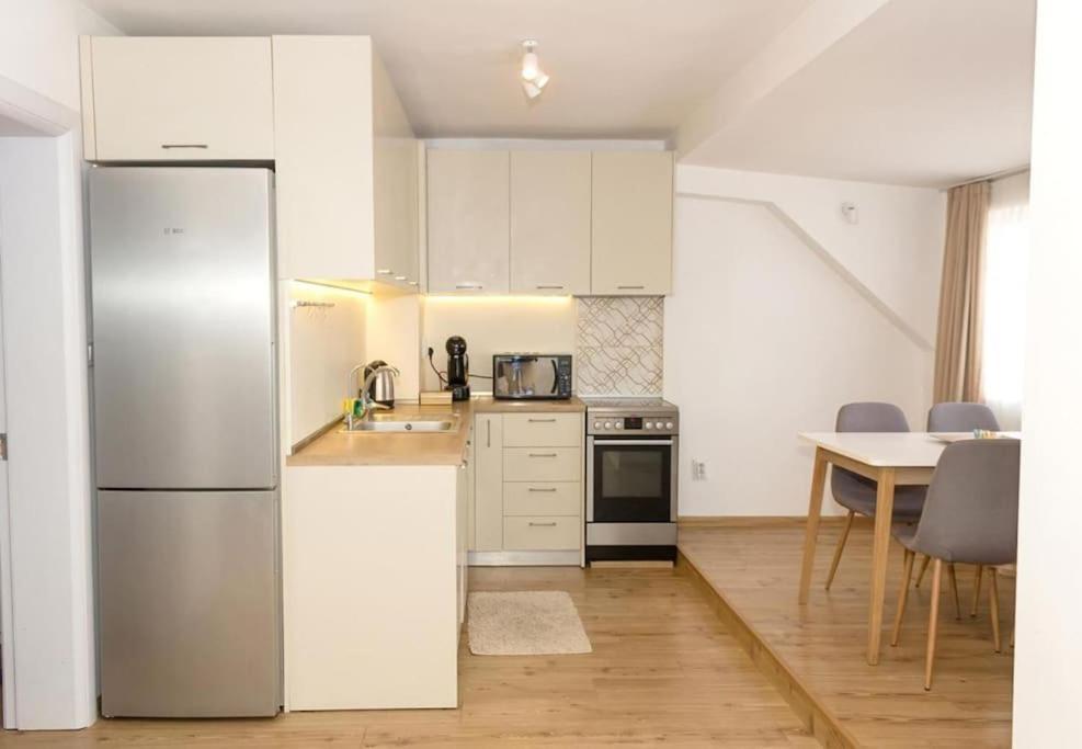 Modern Bright Apartment Close To City Center And Grand Mall Βάρνα Εξωτερικό φωτογραφία