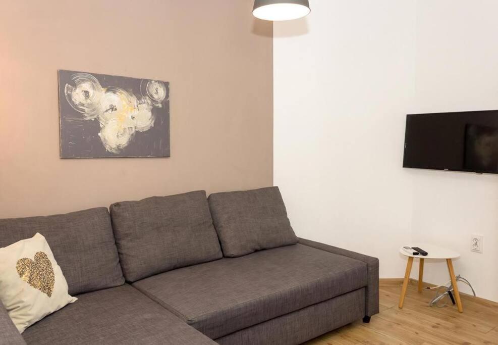 Modern Bright Apartment Close To City Center And Grand Mall Βάρνα Εξωτερικό φωτογραφία