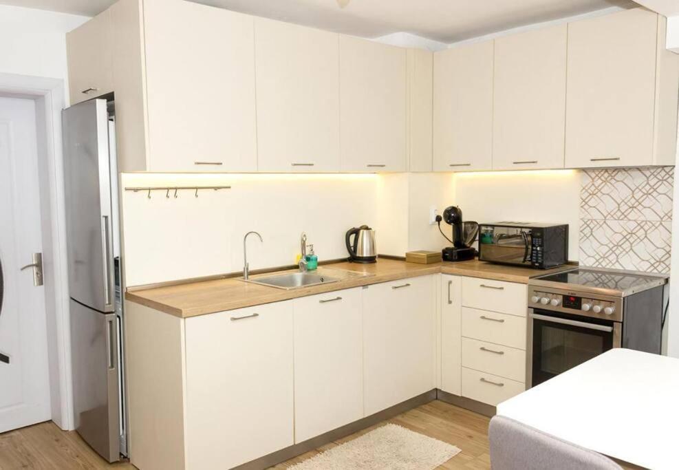 Modern Bright Apartment Close To City Center And Grand Mall Βάρνα Εξωτερικό φωτογραφία