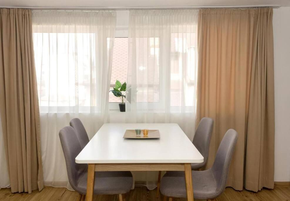 Modern Bright Apartment Close To City Center And Grand Mall Βάρνα Εξωτερικό φωτογραφία