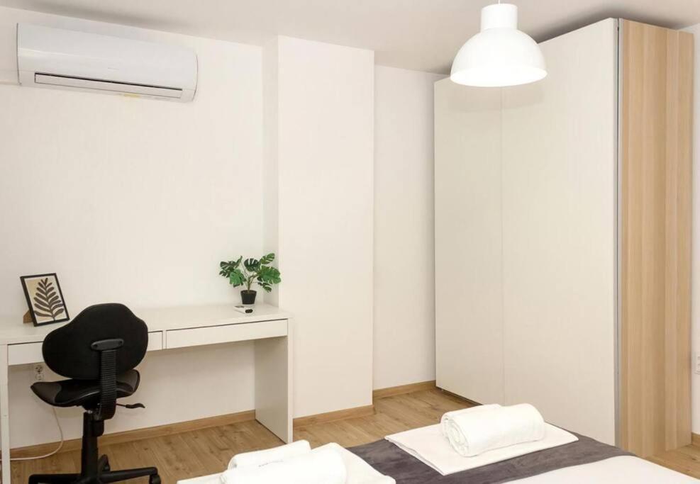 Modern Bright Apartment Close To City Center And Grand Mall Βάρνα Εξωτερικό φωτογραφία