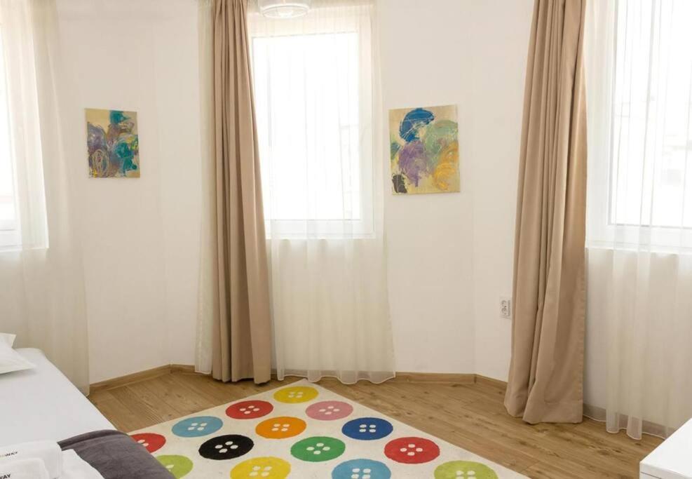 Modern Bright Apartment Close To City Center And Grand Mall Βάρνα Εξωτερικό φωτογραφία