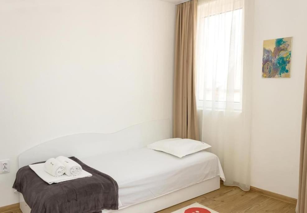 Modern Bright Apartment Close To City Center And Grand Mall Βάρνα Εξωτερικό φωτογραφία