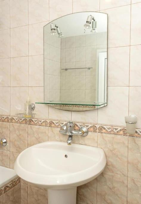 Modern Bright Apartment Close To City Center And Grand Mall Βάρνα Εξωτερικό φωτογραφία
